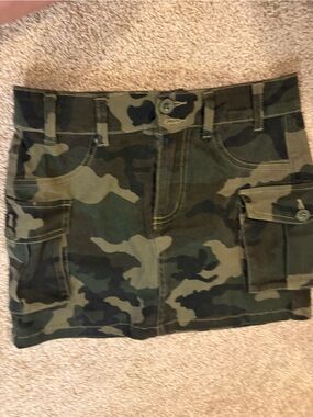 Camo Cargo Mini Skirt - Green Camouflage